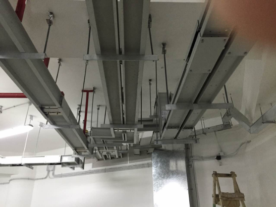 使用封閉母線槽.jpg 使用封閉母線槽.jpg